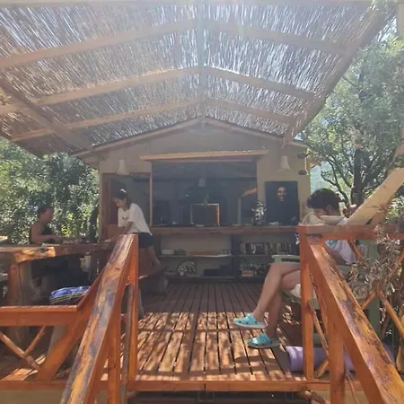 לינה וארוחת בוקר Kabak Nova Camp Bungalovs *